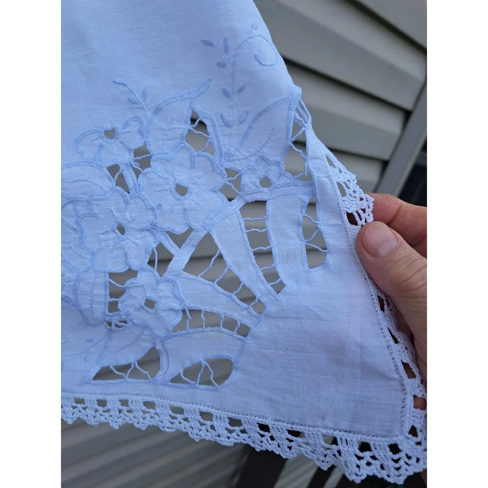 VTG White Cotton Linen Tablecloth 43.5 X 43.5 in Cutwork Embroidery  Lace Trim